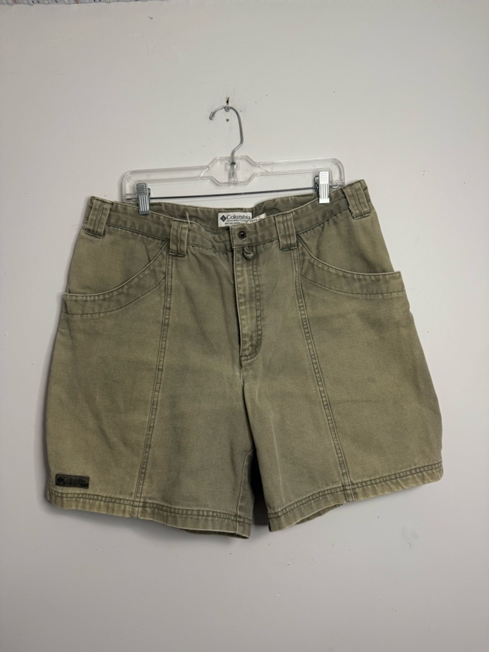 Vintage Columbia Olive Green Utility Shorts - Size 38